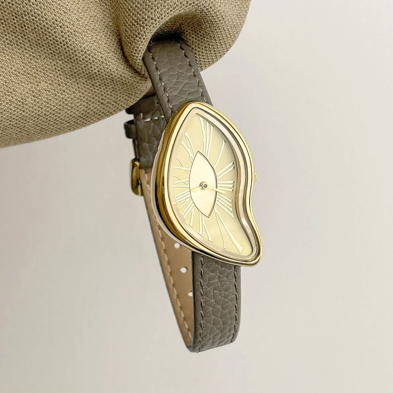 High end Retro Creative Watch  - Cartier Watch Tank review and price